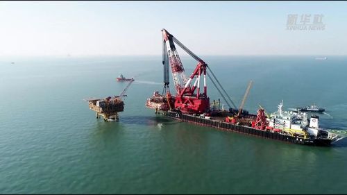 渤海首个千亿方大气田万吨油气平台完成海上安装